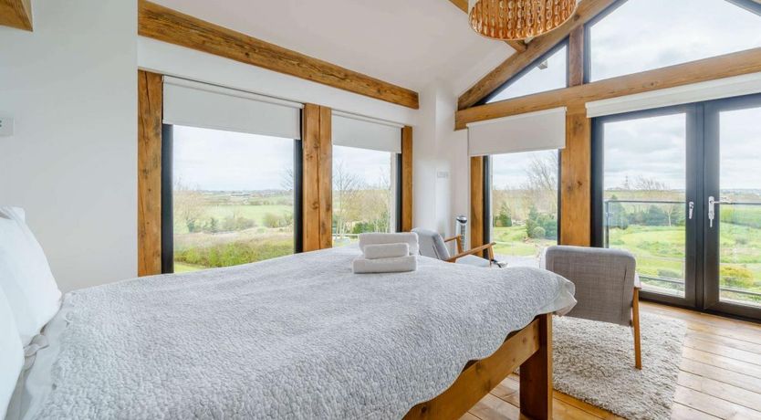 Photo of 3 Bed in Hambleton