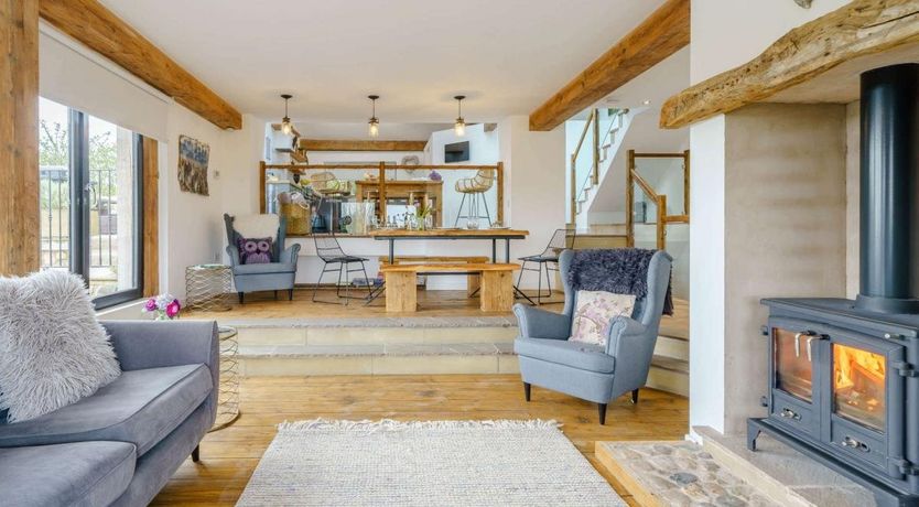 Photo of 3 Bed in Hambleton