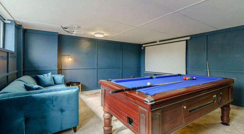 Photo of 3 Bed in Hambleton