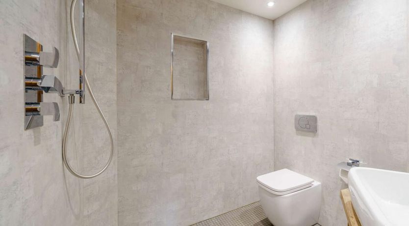 Photo of 3 Bed in Hambleton