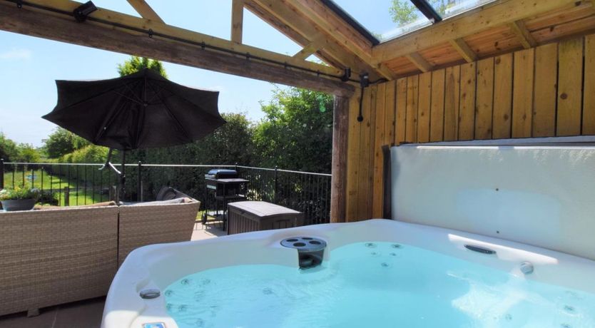 Photo of 3 Bed in Hambleton