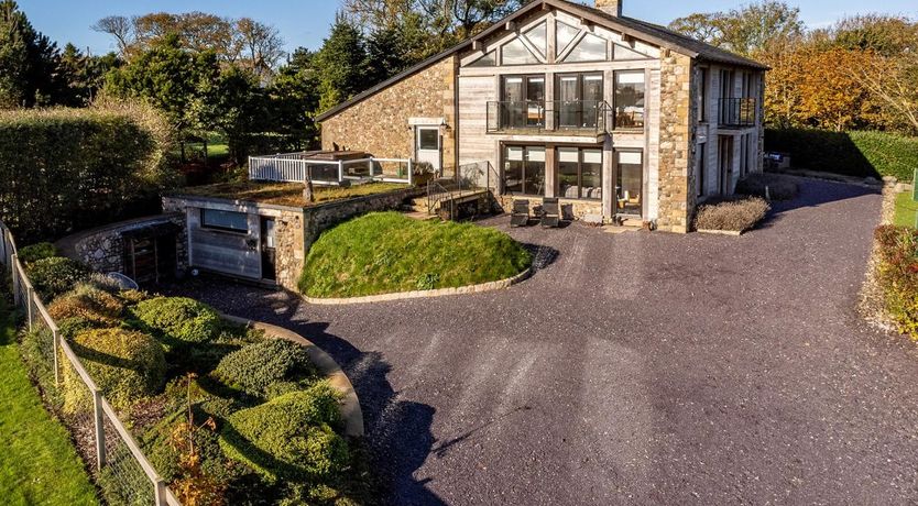 Photo of 3 Bed in Hambleton