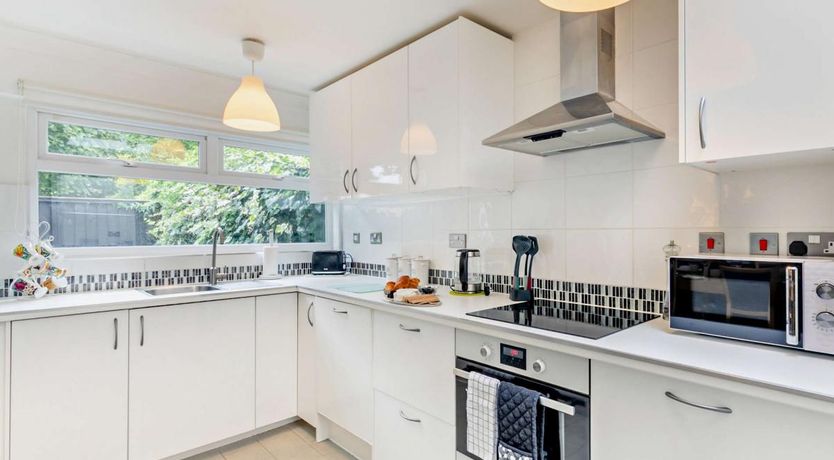 Photo of 2 Bed in Stratford-upon-Avon