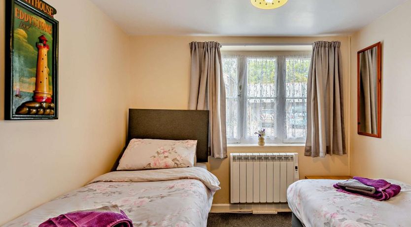 Photo of 2 Bed in Northam