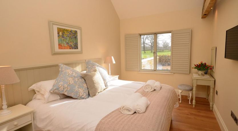 Photo of 2 Bed in Ryme Intrinseca