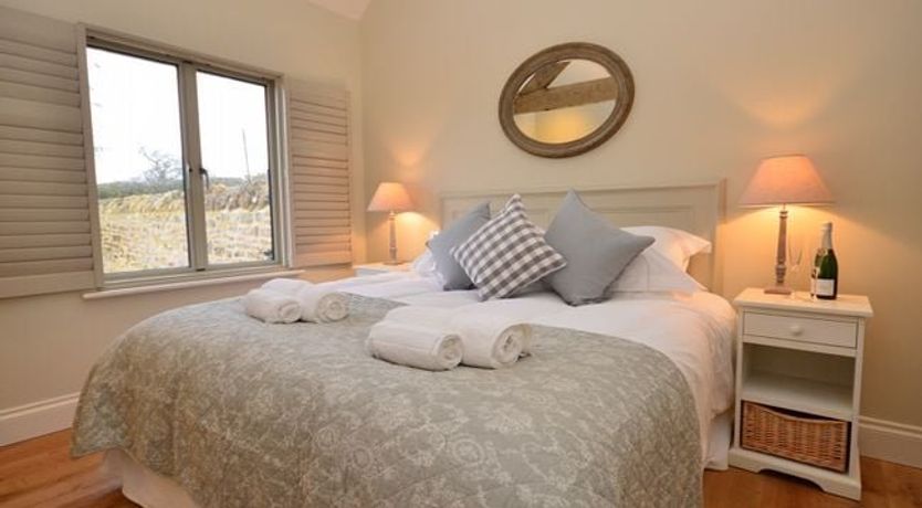 Photo of 2 Bed in Ryme Intrinseca