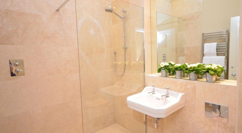 Photo of 2 Bed in Ryme Intrinseca