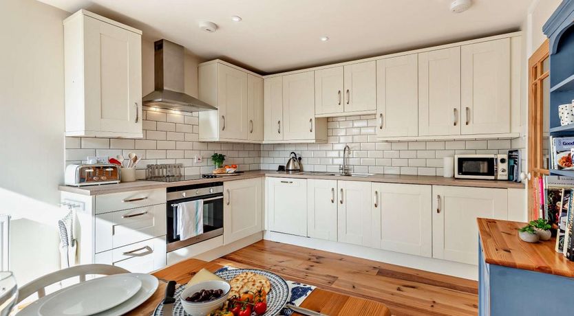 Photo of 3 Bed in Appledore