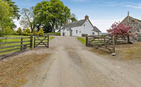 Photo of in Kirriemuir (37440)
