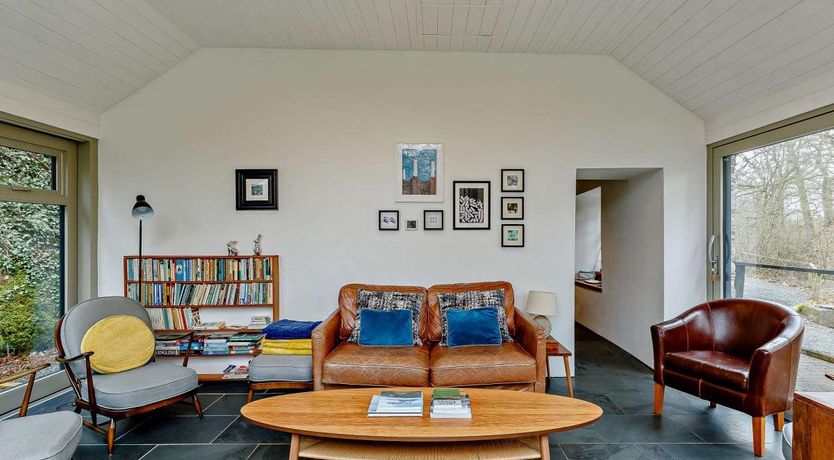 Photo of 3 Bed in Cwmdauddwr