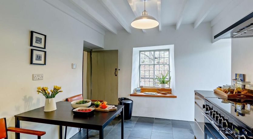 Photo of 3 Bed in Cwmdauddwr