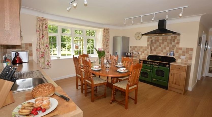 Photo of 3 Bed in Overton