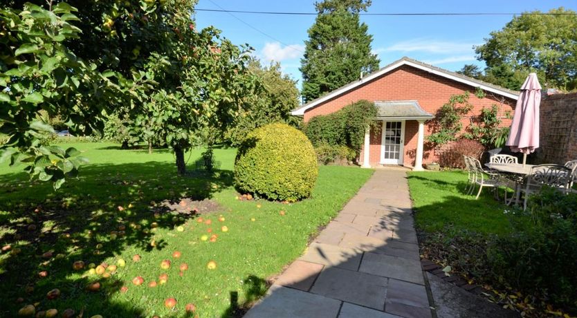 Photo of 3 Bed in Overton