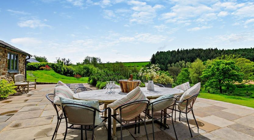 Photo of 5 Bed in Brushford