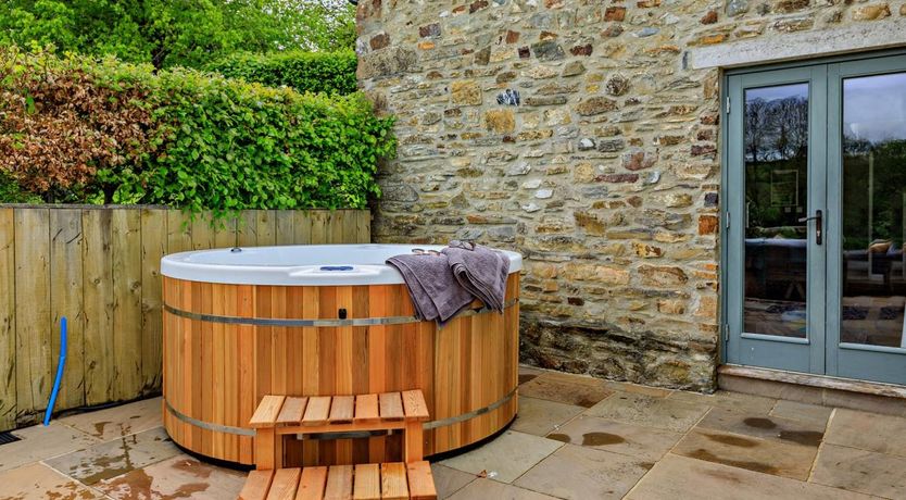 Photo of 5 Bed in Brushford