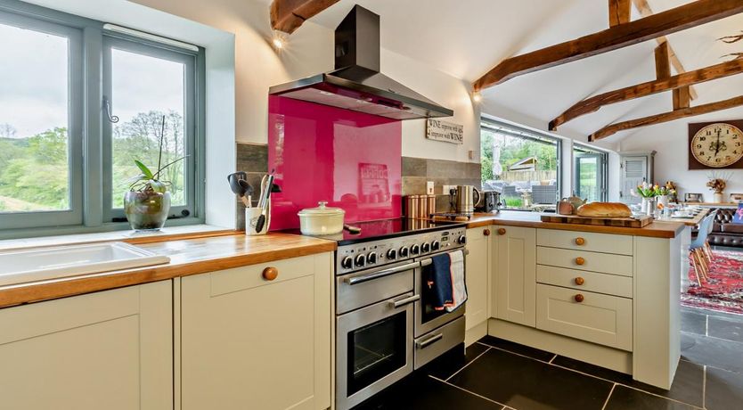 Photo of 5 Bed in Brushford