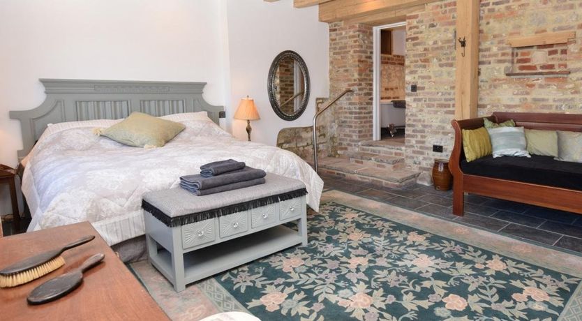 Photo of 2 Bed in Higher Ansty