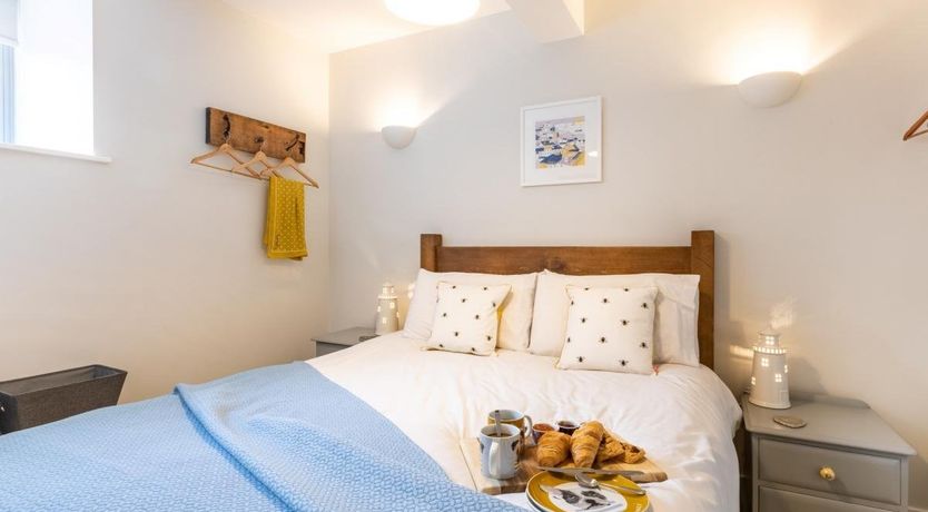 Photo of 1 Bed in Charlestown