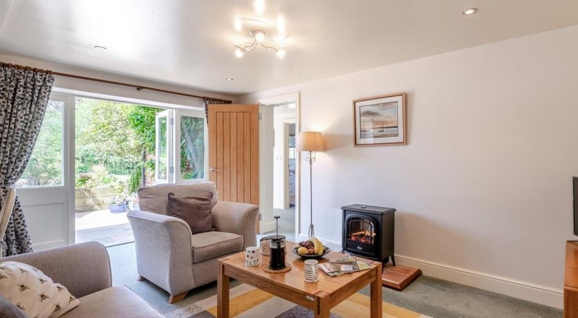 Photo of 1 Bed in Hempstead