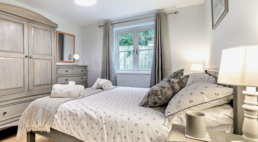 Photo of 3 Bed in St. Columb