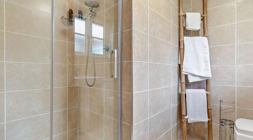 Photo of 3 Bed in St. Columb