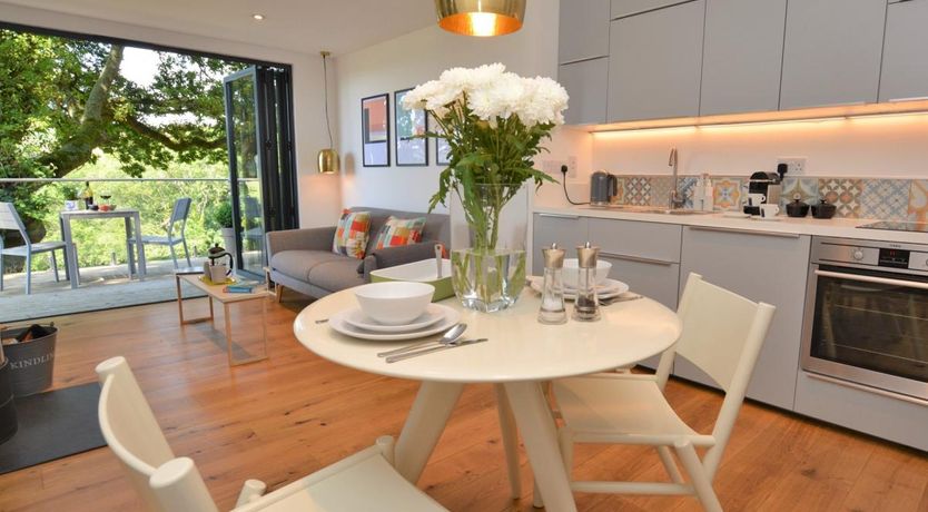 Photo of 1 Bed in Rocombe