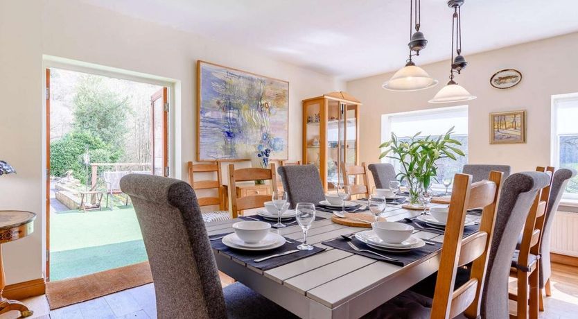 Photo of 5 Bed in Pandy