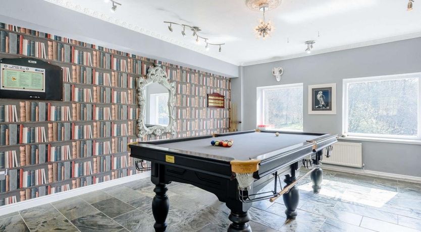 Photo of 5 Bed in Pandy