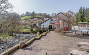 Photo of 5 Bed in Llangollen