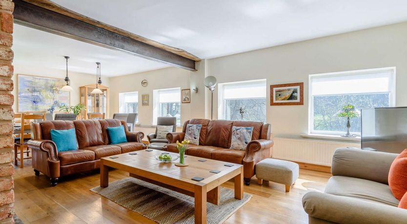 Photo of 5 Bed in Llangollen