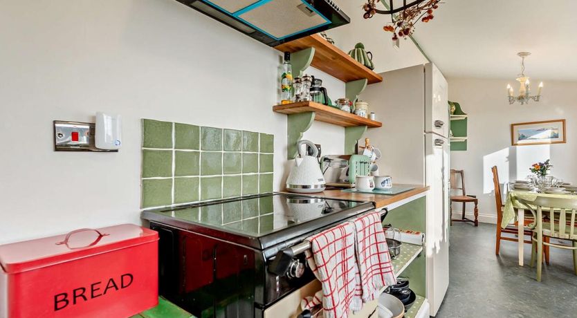 Photo of 3 Bed in Freshwater East