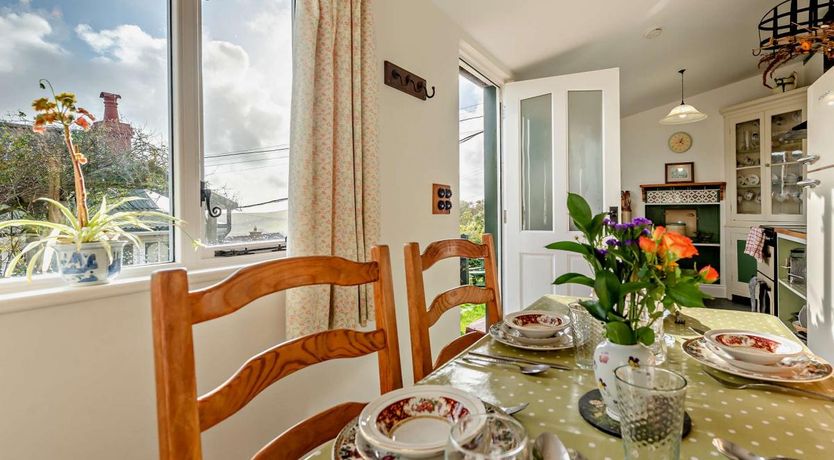 Photo of 3 Bed in Freshwater East