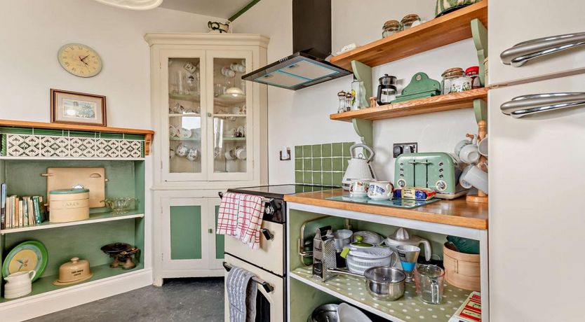 Photo of 3 Bed in Freshwater East