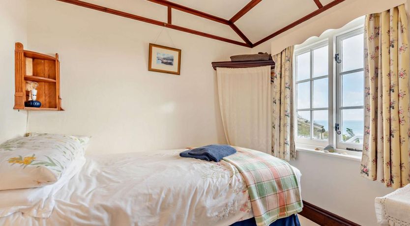 Photo of 3 Bed in Freshwater East