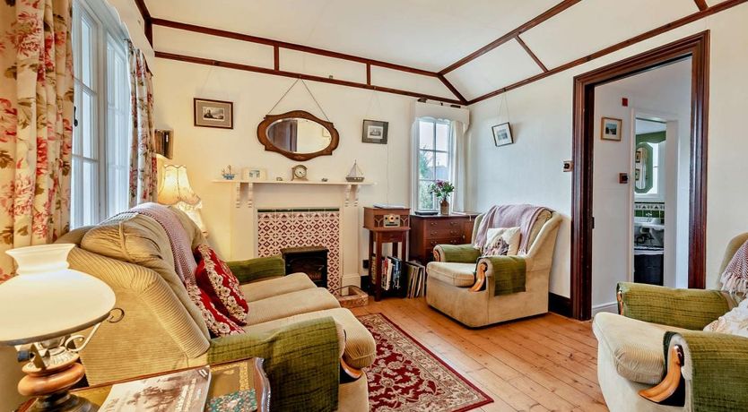 Photo of 3 Bed in Freshwater East