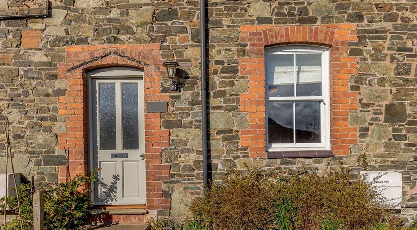 Photo of 2 Bed in All Stretton