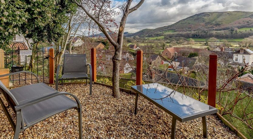 Photo of 2 Bed in All Stretton