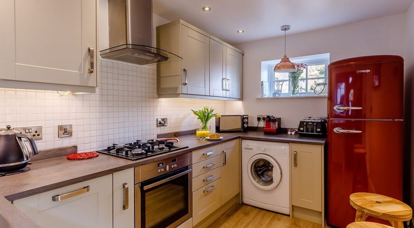 Photo of 2 Bed in All Stretton