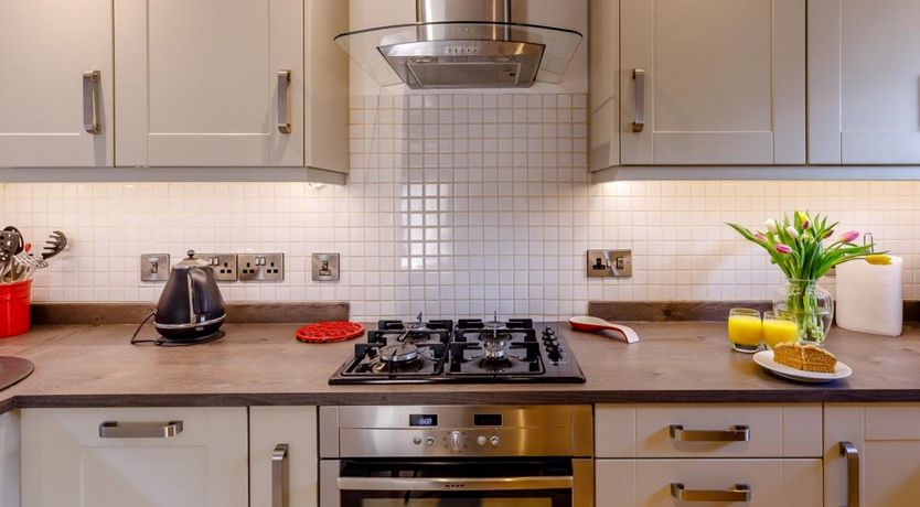 Photo of 2 Bed in All Stretton