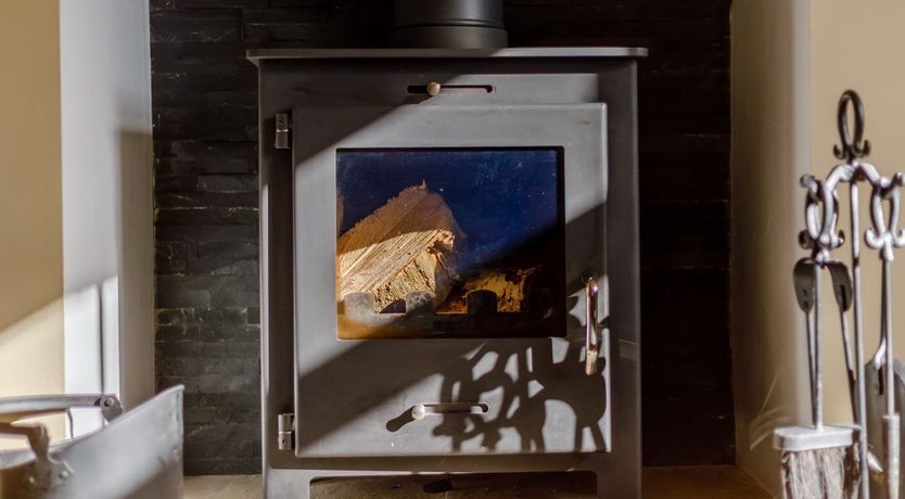 Photo of 2 Bed in All Stretton