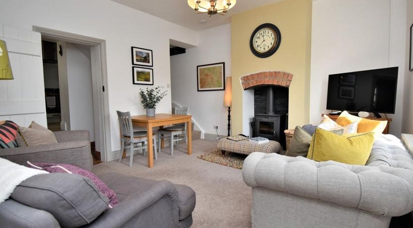 Photo of 2 Bed in All Stretton