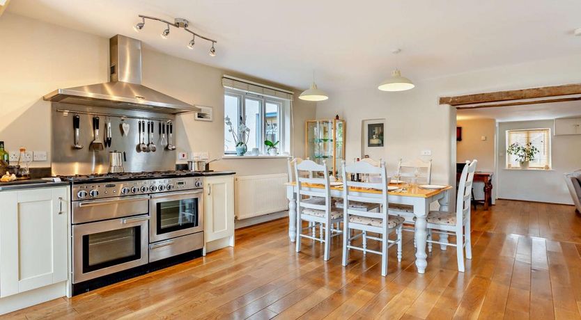 Photo of 3 Bed in Landkey