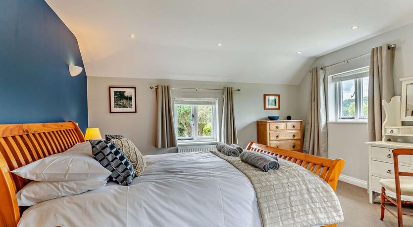 Photo of 3 Bed in Landkey