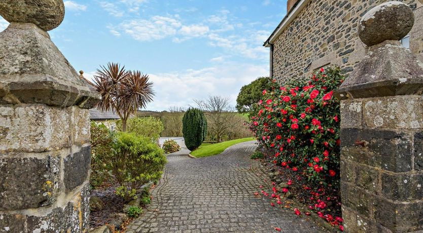 Photo of 6 Bed in Cury Cross Lanes