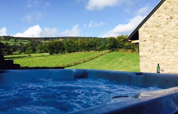 2 Bed in Pontypool Holiday Cottage