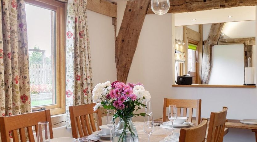 Photo of 3 Bed in Broadwas