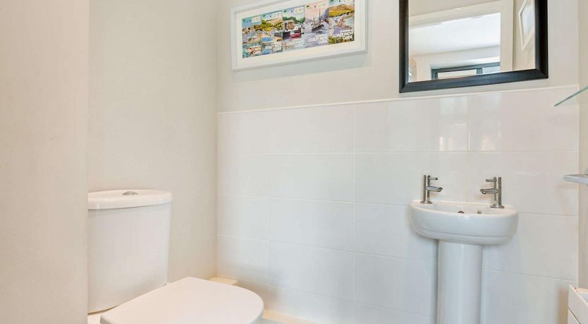 Photo of 4 Bed in St. Austell