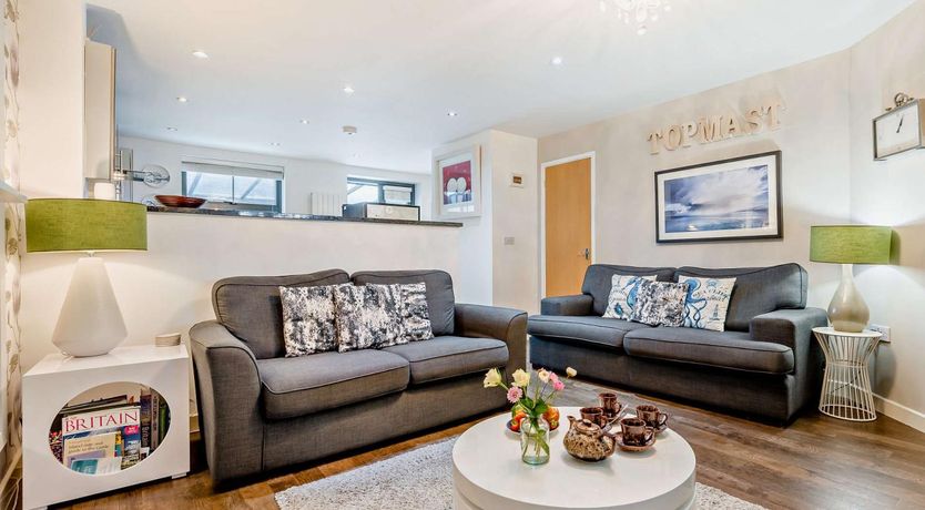 Photo of 4 Bed in St. Austell