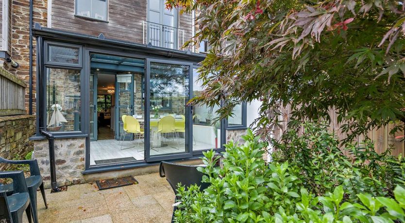 Photo of 4 Bed in Charlestown