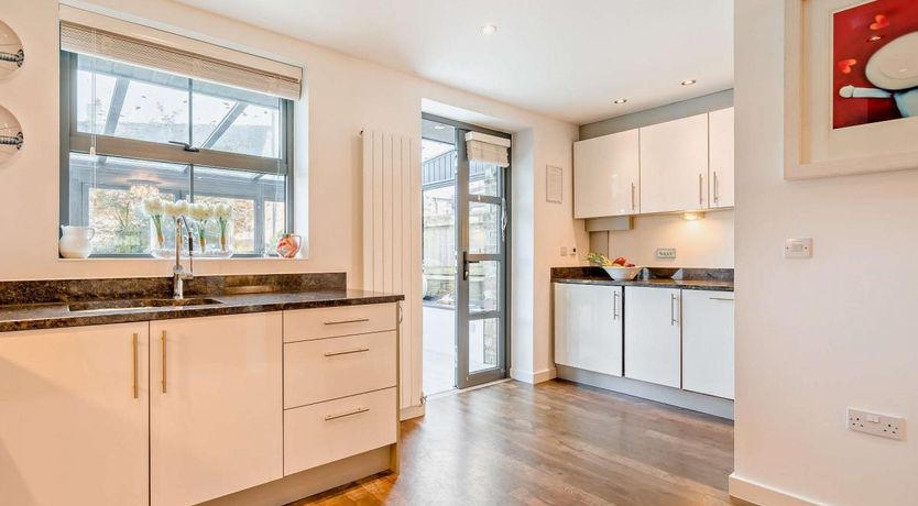 Photo of 4 Bed in Charlestown